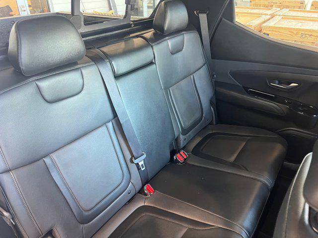 Photo of 2024 Atlas White Hyundai SANTA CRUZ
