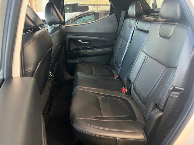 Photo of 2024 Atlas White Hyundai SANTA CRUZ