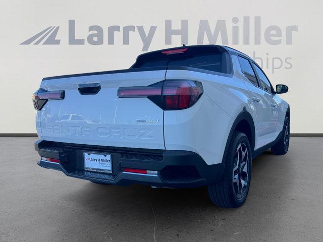 Photo of 2024 Atlas White Hyundai SANTA CRUZ