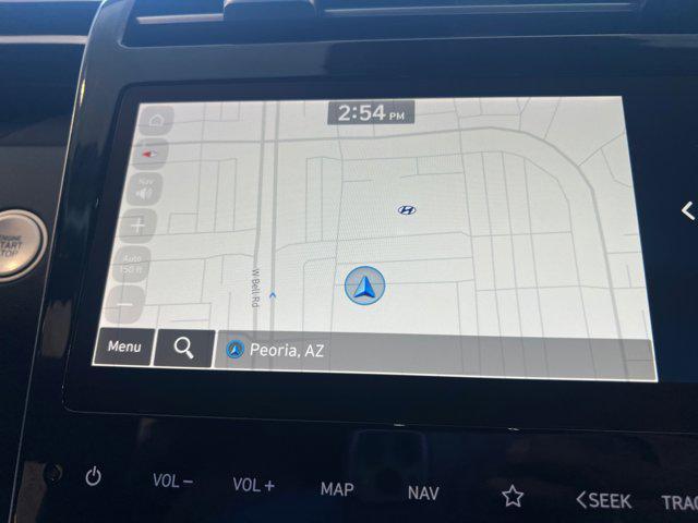 Photo of 2024 Atlas White Hyundai SANTA CRUZ