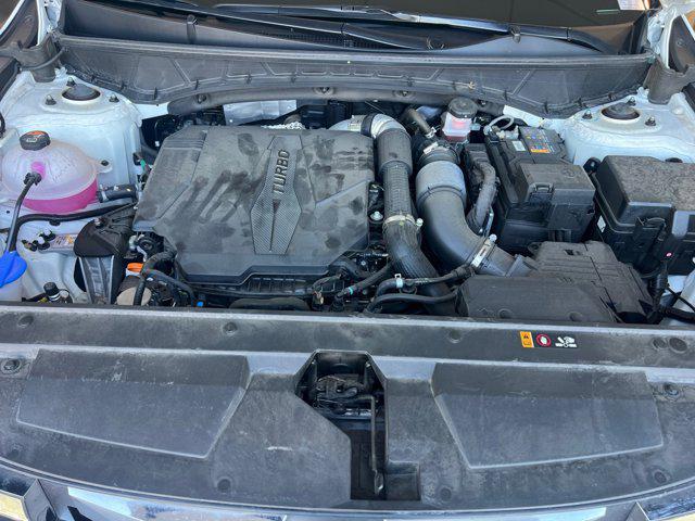 Photo of 2024 Atlas White Hyundai SANTA CRUZ