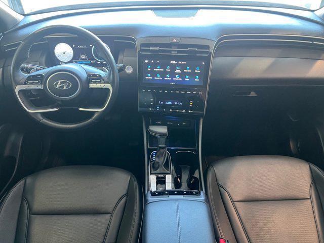 Photo of 2024 Atlas White Hyundai SANTA CRUZ