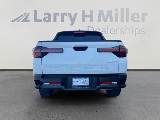 Photo of 2024 Atlas White Hyundai SANTA CRUZ