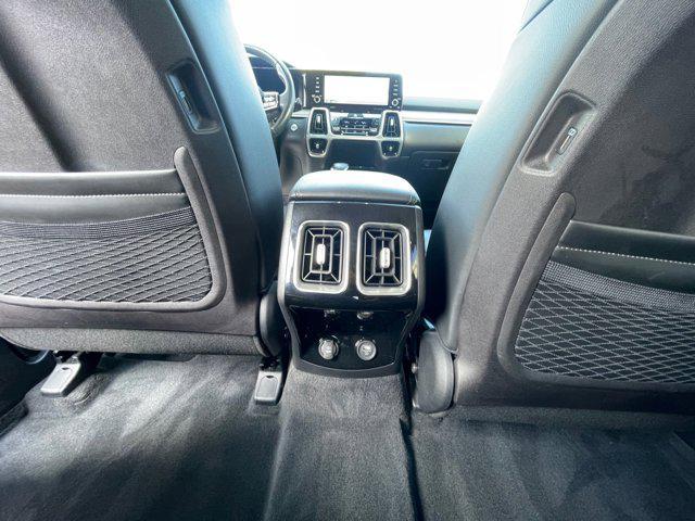 Photo of 2022 Wolf Gray Kia Sorento