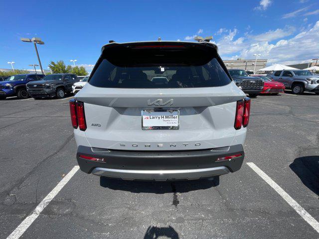Photo of 2022 Wolf Gray Kia Sorento