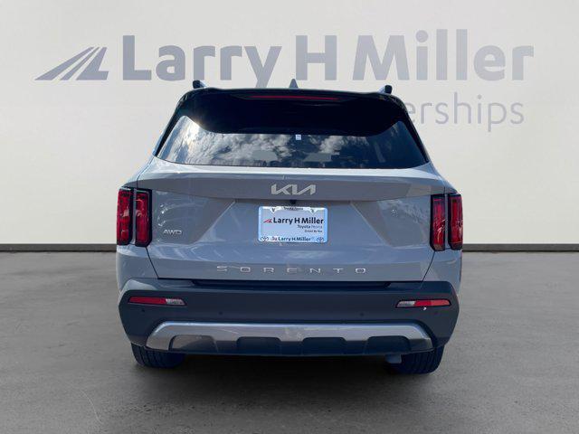 Photo of 2022 Wolf Gray Kia Sorento