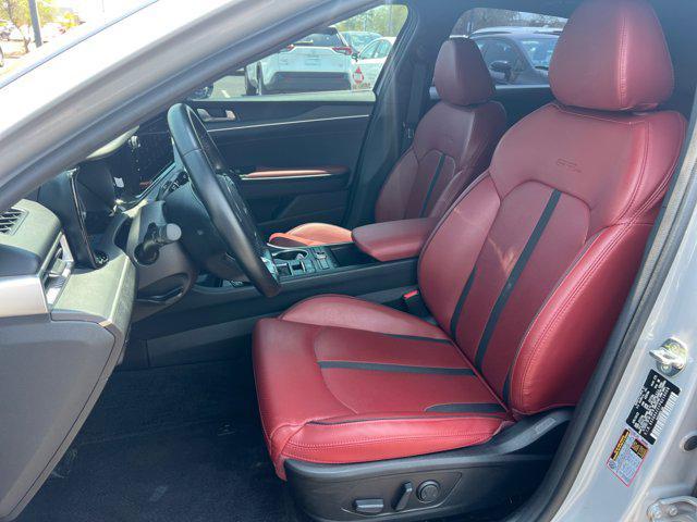 Photo of 2023 Wolf Gray Kia K5