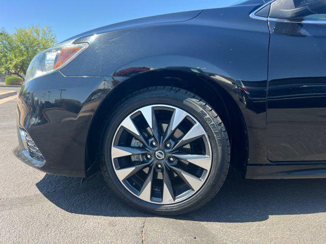 Photo of 2019 Super Black Nissan Sentra