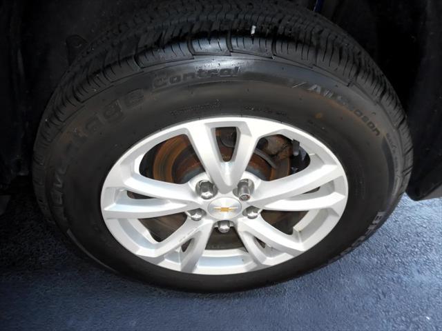 Photo of 2017 Patriot Blue Metallic Chevrolet Equinox