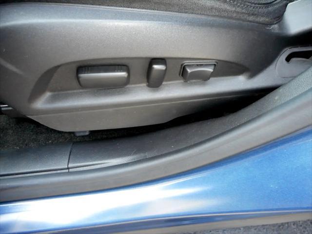 Photo of 2017 Patriot Blue Metallic Chevrolet Equinox