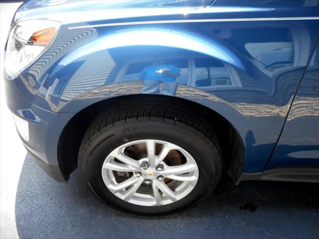 Photo of 2017 Patriot Blue Metallic Chevrolet Equinox