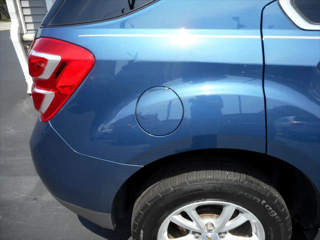 Photo of 2017 Patriot Blue Metallic Chevrolet Equinox