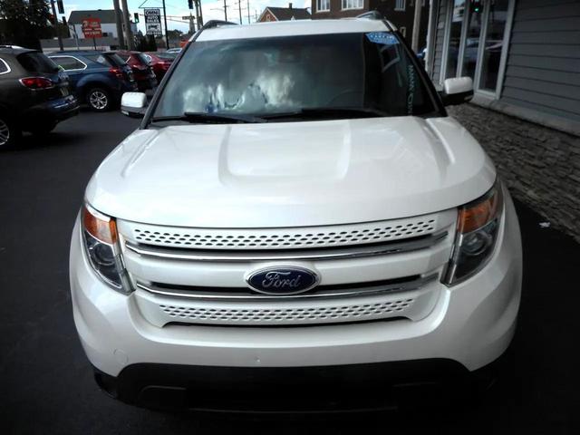 Photo of 2015 Oxford White Ford Explorer