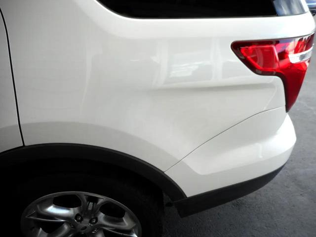 Photo of 2015 Oxford White Ford Explorer