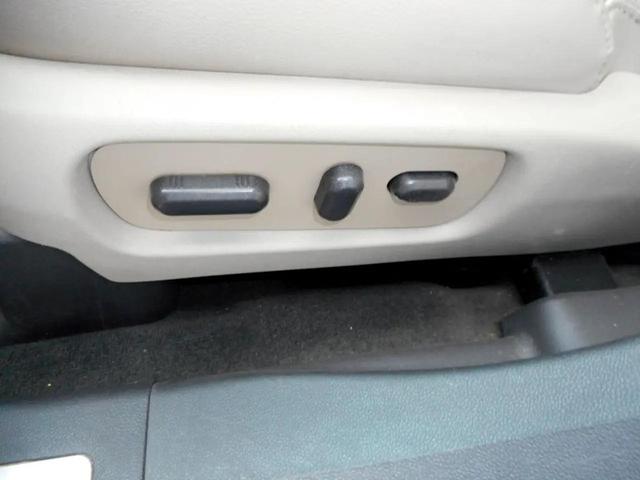 Photo of 2015 Oxford White Ford Explorer