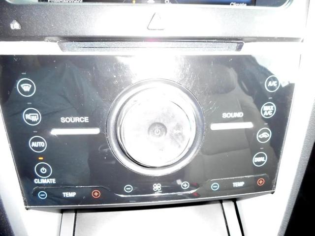 Photo of 2015 Oxford White Ford Explorer