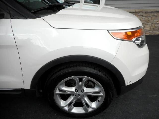Photo of 2015 Oxford White Ford Explorer