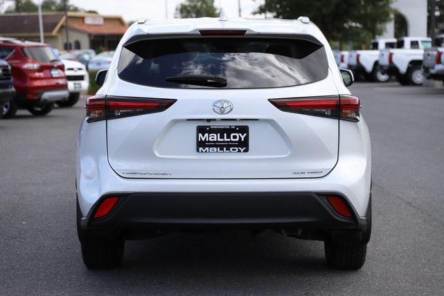 Photo of 2024 Wind Chill Pearl Toyota Highlander