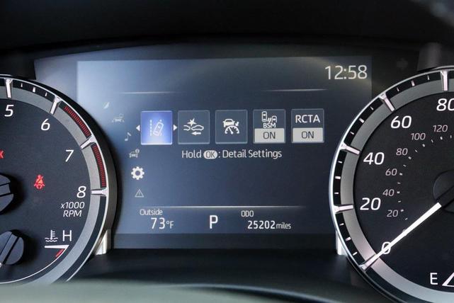 Photo of 2024 Wind Chill Pearl Toyota Highlander