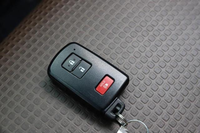 Photo of 2022 Wind Chill Pearl Toyota Tacoma