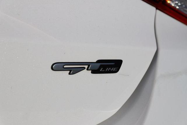 Photo of 2022 Glacial White Pearl Kia K5