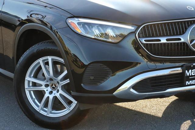 Photo of 2025 Black Mercedes-Benz GLC 300