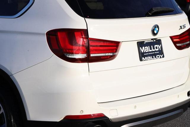 Photo of 2017 Alpine White BMW X5