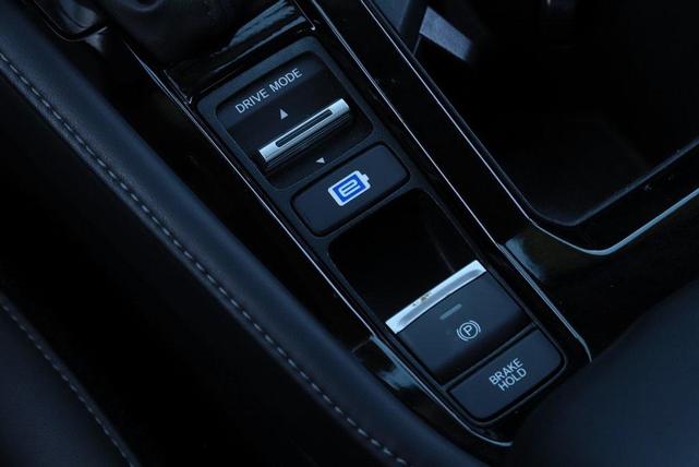 Photo of 2024 Solar Silver Metallic Honda Accord Hybrid