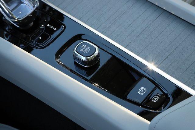 Photo of 2024 Denim Blue Metallic Volvo XC60 Recharge Plug-In Hybrid
