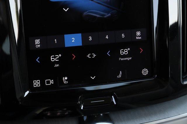 Photo of 2024 Denim Blue Metallic Volvo XC60 Recharge Plug-In Hybrid