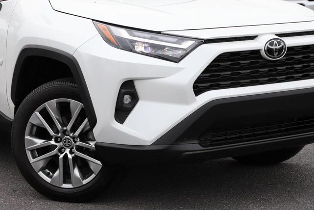 Photo of 2023 Wind Chill Pearl Toyota RAV4