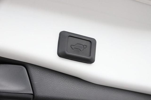 Photo of 2023 Wind Chill Pearl Toyota RAV4