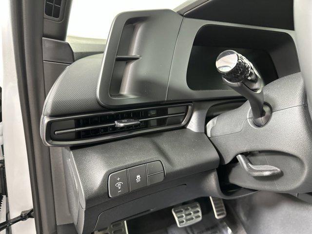 Photo of 2025 Serenity White Hyundai ELANTRA