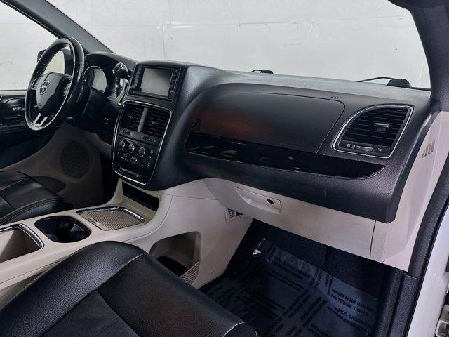 Photo of 2020 White Knuckle Clearcoat Dodge Grand Caravan