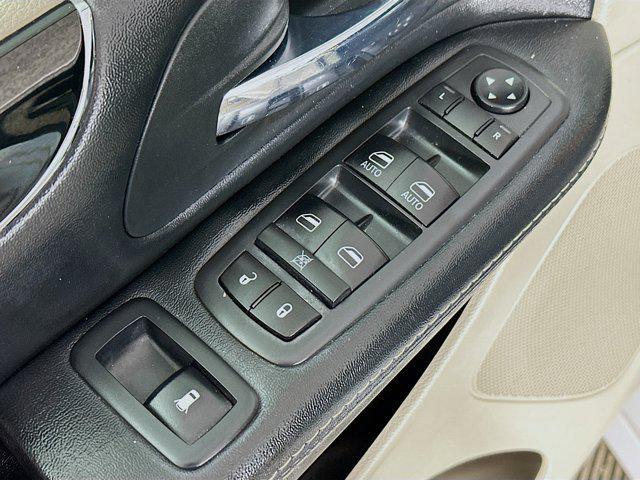Photo of 2020 White Knuckle Clearcoat Dodge Grand Caravan