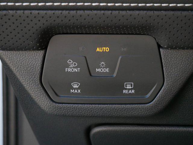 Photo of 2024 Pure White Volkswagen Atlas
