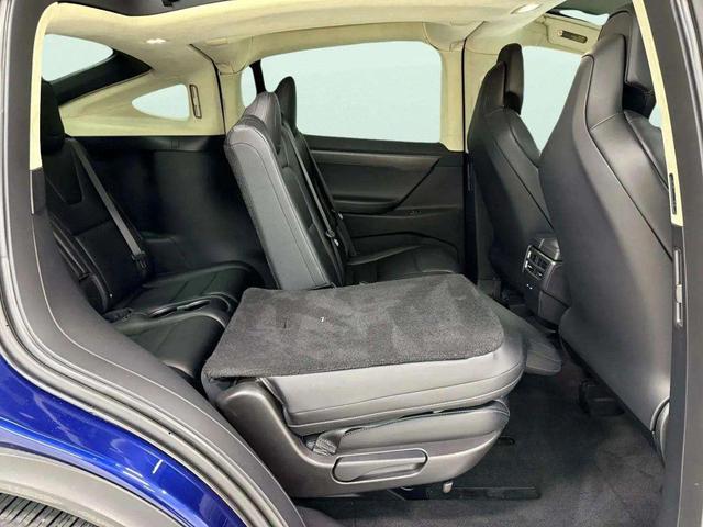 Photo of 2018 Deep Blue Metallic Tesla Model X