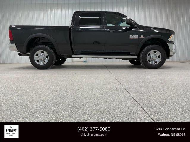 Photo of 2018 Brilliant Black Crystal Pearl RAM 2500
