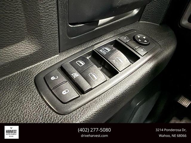 Photo of 2018 Brilliant Black Crystal Pearl RAM 2500