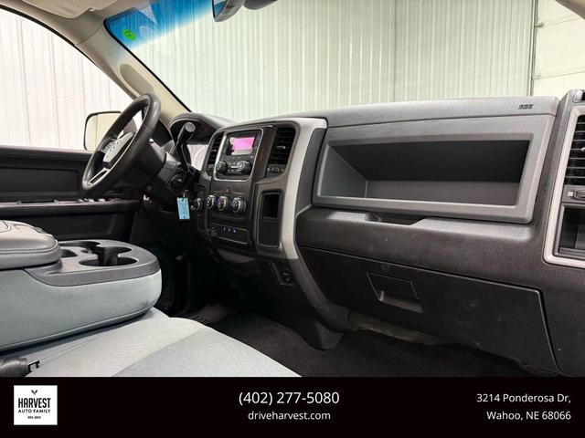 Photo of 2018 Brilliant Black Crystal Pearl RAM 2500