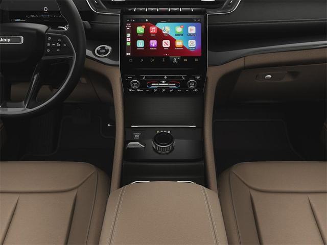 Photo of 2025 Metallic Jeep Grand Cherokee L