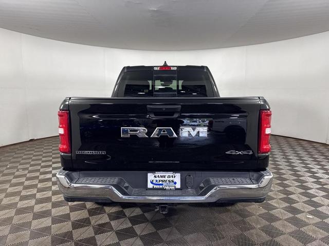 Photo of 2025 Diamond Black RAM 1500