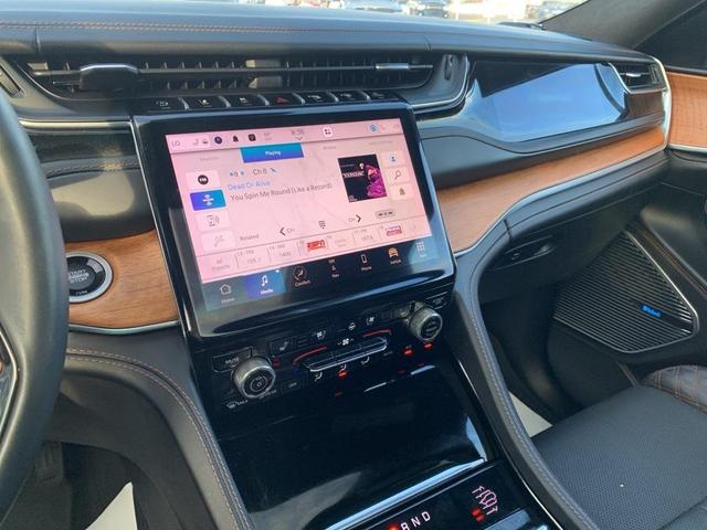 Photo of 2022 Diamond Black Jeep Grand Cherokee