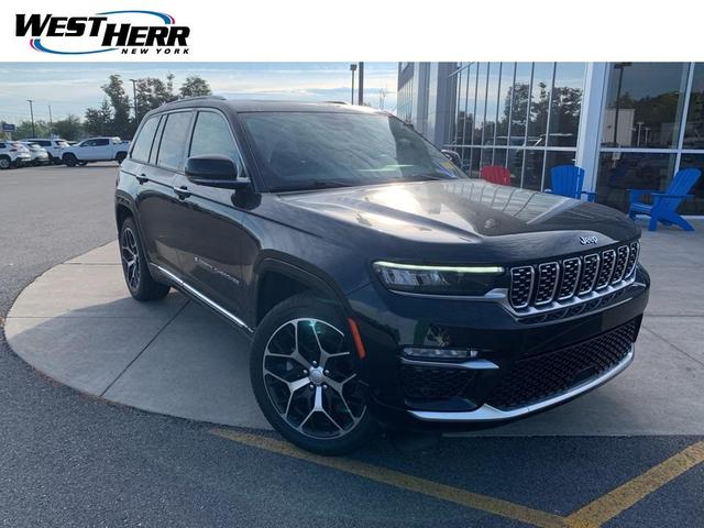 Photo of 2022 Diamond Black Jeep Grand Cherokee