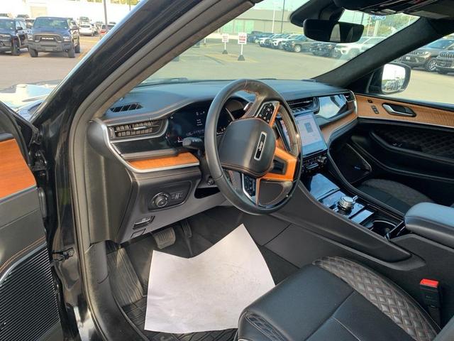 Photo of 2022 Diamond Black Jeep Grand Cherokee