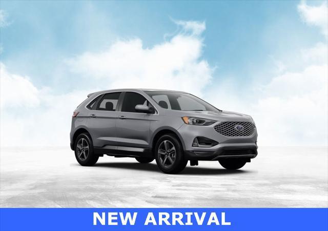 Photo of 2024 Gray Metallic Ford Edge