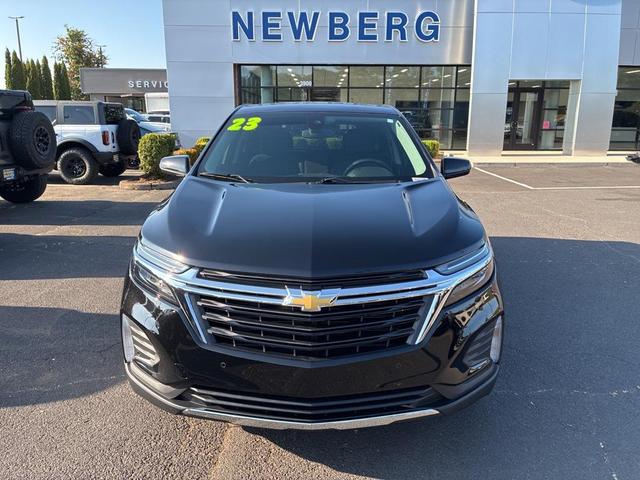 Photo of 2023 Mosaic Black Metallic Chevrolet Equinox