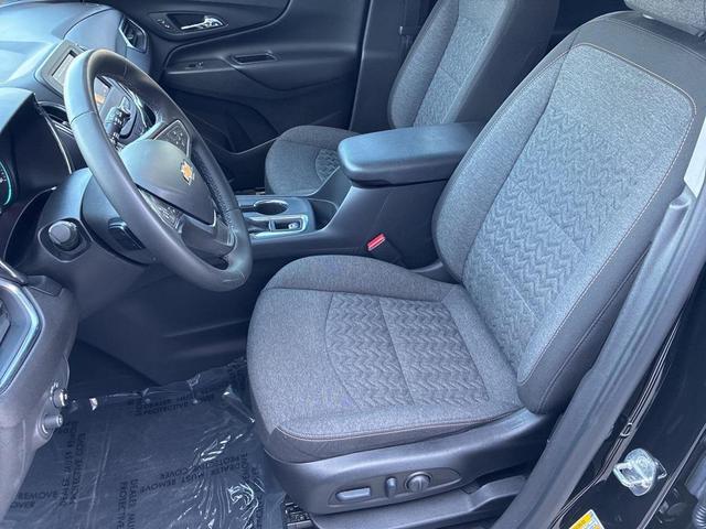 Photo of 2023 Mosaic Black Metallic Chevrolet Equinox