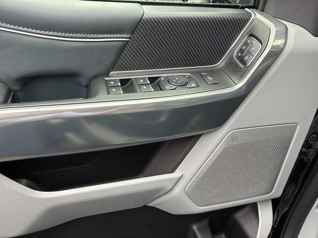 Photo of 2024 Agate Black Metallic Ford F-450
