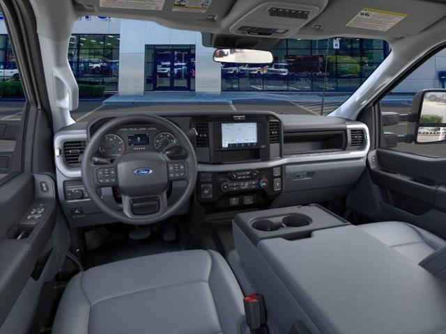 Photo of 2025 Oxford White Ford F-450